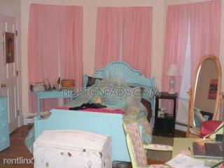 88 Calumet St, Boston MA  02120-2834 exterior