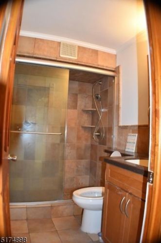 38 Passaic Ave, Paterson NJ 07506-1433 exterior