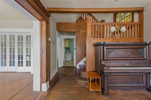 637 Chislett St, Pittsburgh, PA 15206-2018