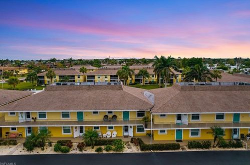 401 Charlemagne Blvd, Naples FL 34112-7069 exterior