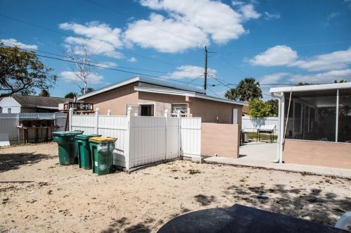 2797 46 St, Naples FL 34116-7855 exterior