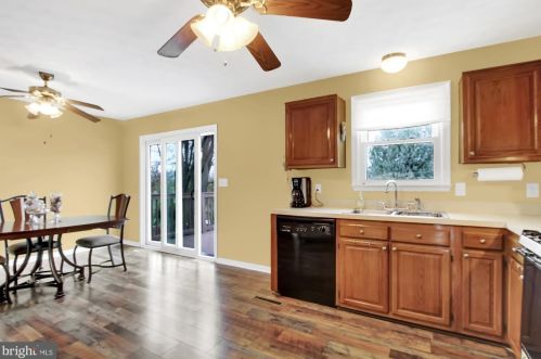 1 Little Knoll Dr, Hanover PA  17331-9280 exterior