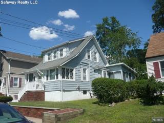 69 8th Ave, Paterson, NJ 07506-1753