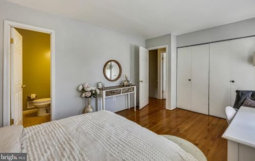 10 Grovepoint Ct, Rockville MD 20854-5505 exterior