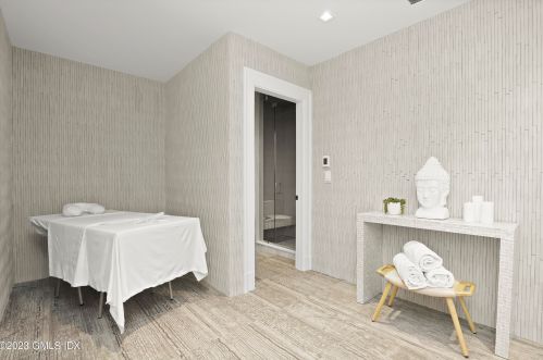 32 Meadowcroft Ln, Greenwich CT 06830-3823 exterior