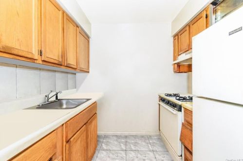 2001 Prospect Ave, Bronx NY 10459-3959 exterior