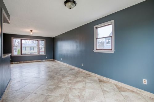 47 Laurel St, Springfield MA 01106-1150 exterior