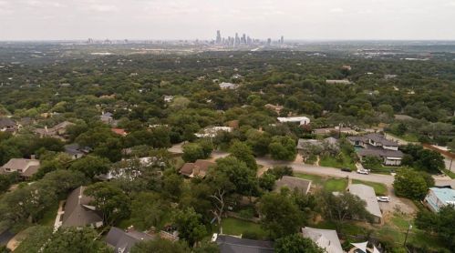 304 Blue Rdg Trl, Austin TX 78746-4538 exterior