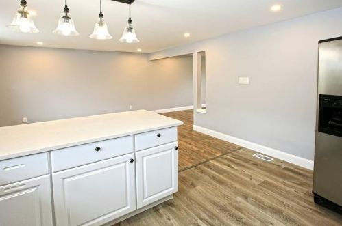 3 Chapel Dr, Pittsburgh PA 15237-2518 exterior