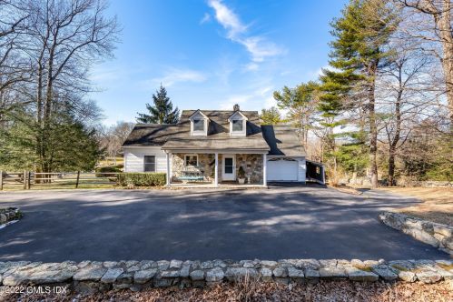 530 Round Hl Rd, Greenwich CT 06831-2653 exterior