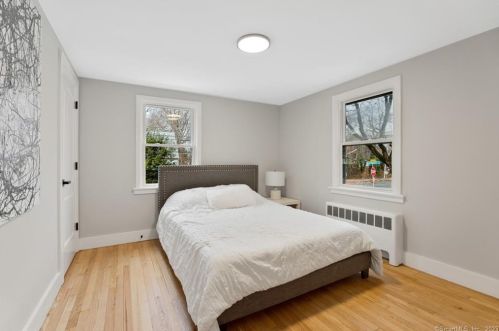 174 Spring St, Windsor Locks CT  06096-1732 exterior