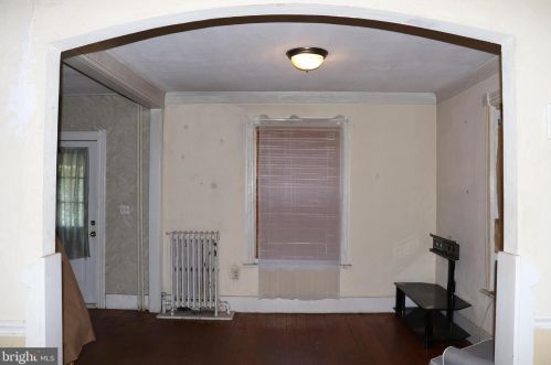 359 Mcclellan Ave, Trenton NJ 08610-6047 exterior