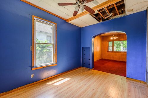 7823 Muskegon Ave, Chicago, IL 60649-5203