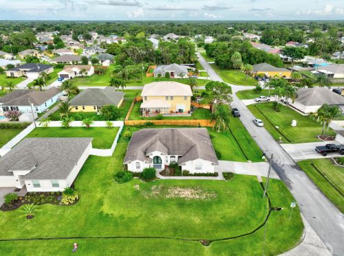 1887 Hilola Ln, Fort Pierce, FL 34953-1652