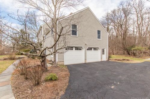 24 Duck Pond Pl, Wilton CT 06897-2704 exterior