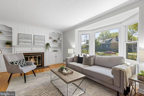 3115 7th St, Arlington, VA 22204-2407