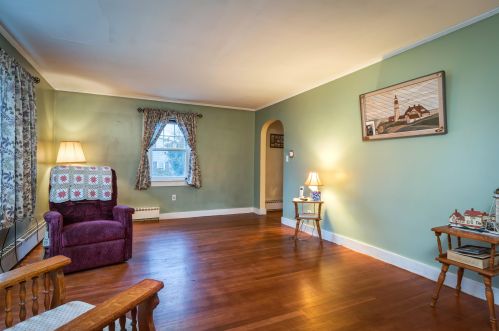 128 Grv St, Dover NH 03820-2990 exterior