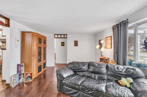 550 Dixie Dr, Pittsburgh PA 15235-4528 exterior