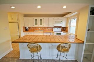 6405 Olympia Dr, Houston TX  77057-4001 exterior