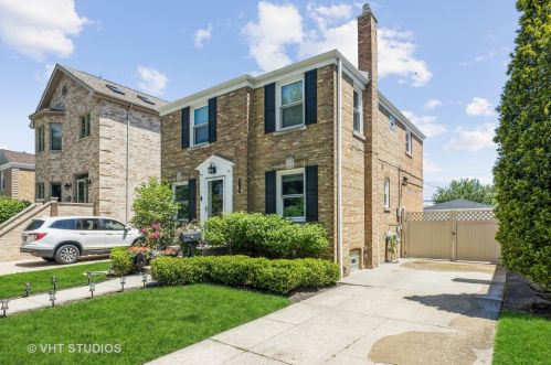 5749 Nordica Ave, Chicago, IL 60638-3130