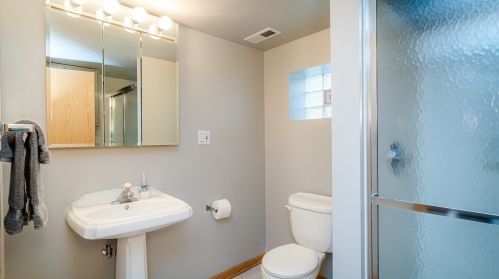 3927 Lawndale Ave, Chicago IL  60618-3107 exterior