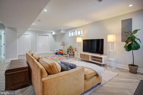 1101 44th Pl, Washington DC  20019-4906 exterior