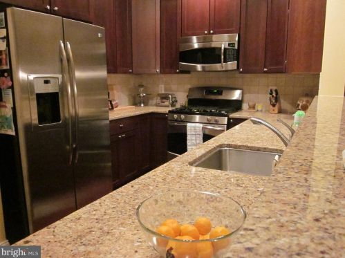 608 Admirals Way, Philadelphia PA  19146-5222 exterior