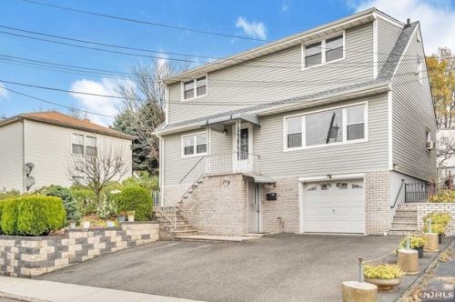 190 Maple St, Fairview, NJ 07022-1511