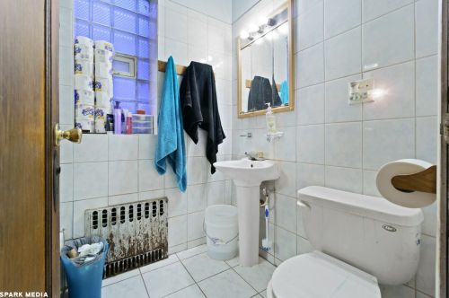 2435 Drake Ave, Chicago IL 60647-2413 exterior