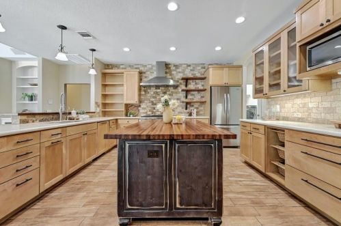 10204 Eclipse Ln, Austin TX 78739-1707 exterior