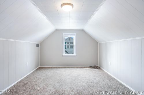 3013 Roosevelt Rd, Meskegon MI 49441-3905 exterior