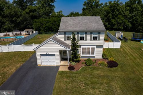 44 Klein Dr, Trenton, NJ 08620-9413