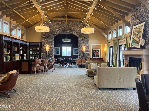 1404 Donegal Way, Oxnard CA  93035-1442 exterior