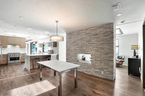 615 Carica Rd, Naples FL 34108-2642 exterior