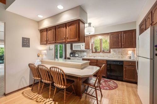 4177 Indian Spg Dr, Wyoming MI exterior