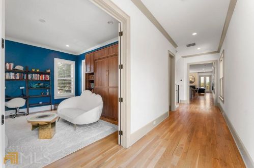 818 Mentelle Dr, Atlanta, GA 30308-1612