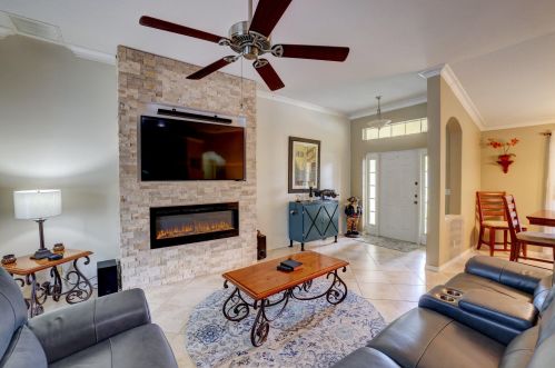 3444 Fashoda St, Fort Pierce FL 34953-4643 exterior