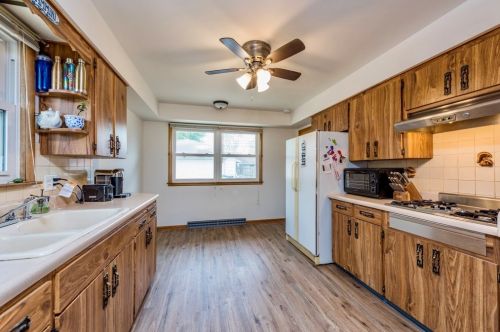 2212 Jackson St, Waukegan IL 60085-5443 exterior