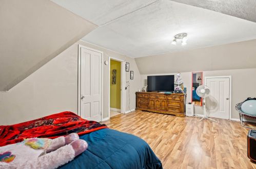 2861 7 St, Milwaukee WI 53215-3907 exterior