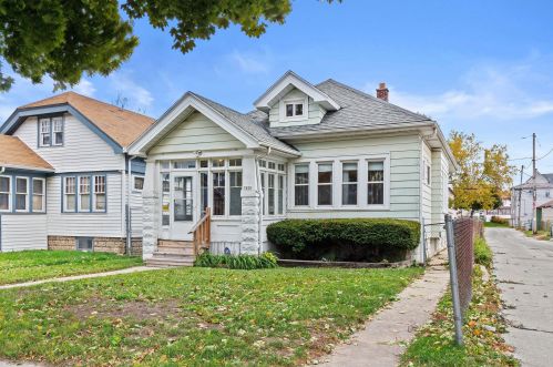 3820 23rd St, Milwaukee, WI 53206-1914