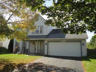 2815 Squaw Valley Trl, Aurora IL  60503-5783 exterior