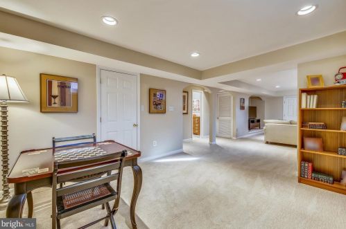 721 Brent Rd, Rockville MD 20854-1782 exterior