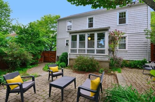 41 4th St, Providence RI 02906-3756 exterior