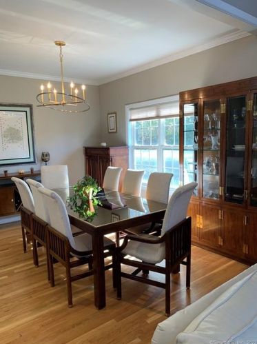 6 Linden Hts, Norwalk CT 06851-1552 exterior