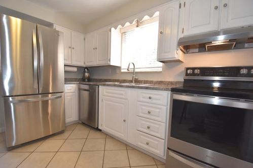 820 Bethany Dr, Pittsburgh PA 15215-1207 exterior