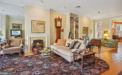 2234 Q St, Washington, DC 20008-2817