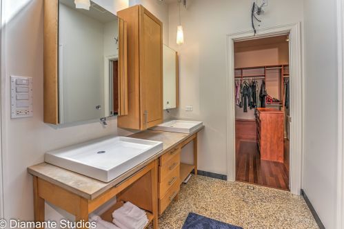 1523 School St, Chicago IL 60657-2121 exterior