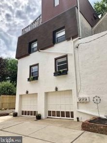 106 Catharine St, Philadelphia, PA 19147-3404