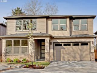 9635 48th Ave, Portland, OR 97219-5132