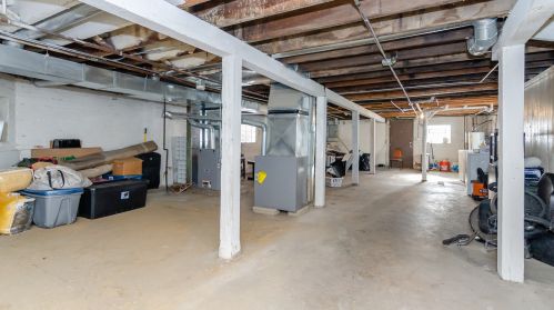 1511 67 Pl, Chicago IL 60637-4832 exterior